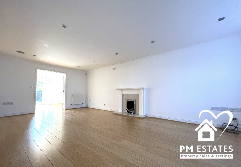 Images for Flitch Green, Dunmow EAID: BID:pmestates