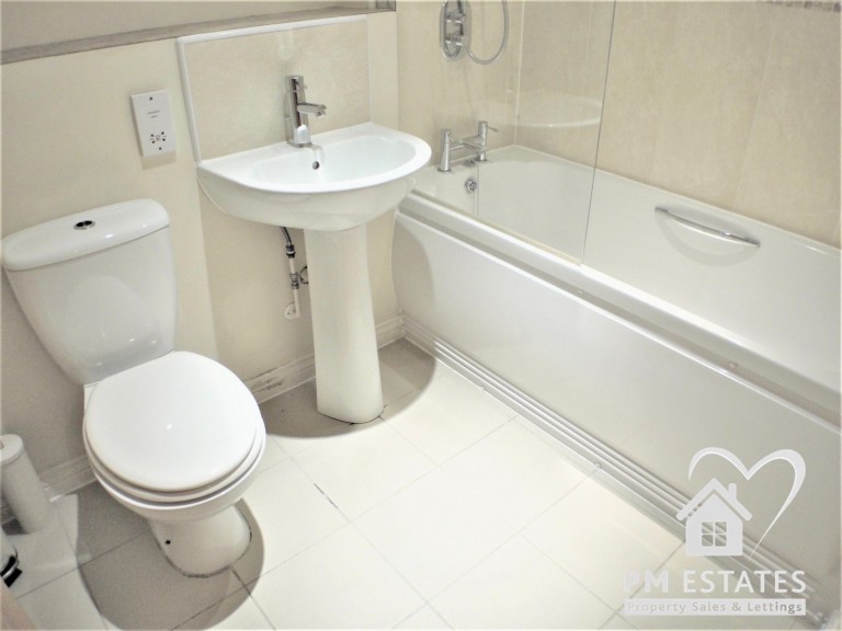 Images for Riverside, Bishop's Stortford EAID: BID:pmestates