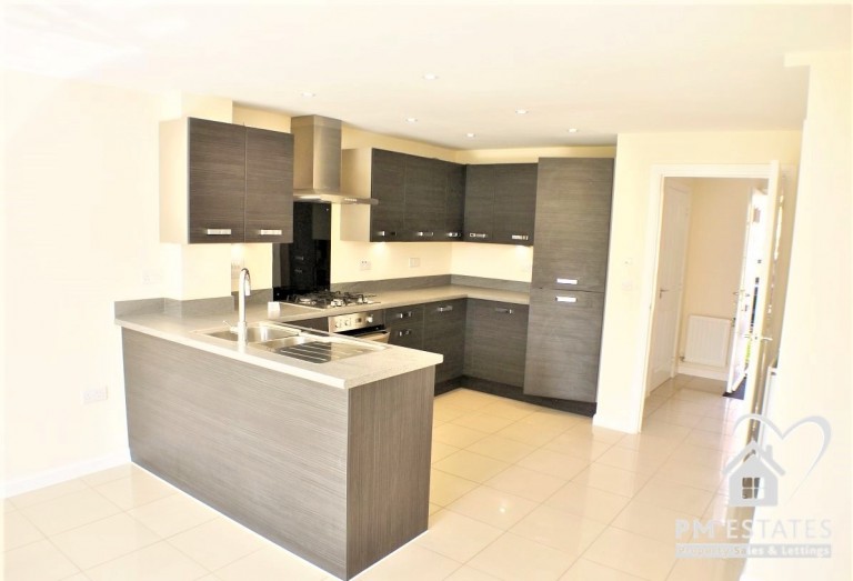 Images for Takeley, Bishop's Stortford EAID: BID:pmestates