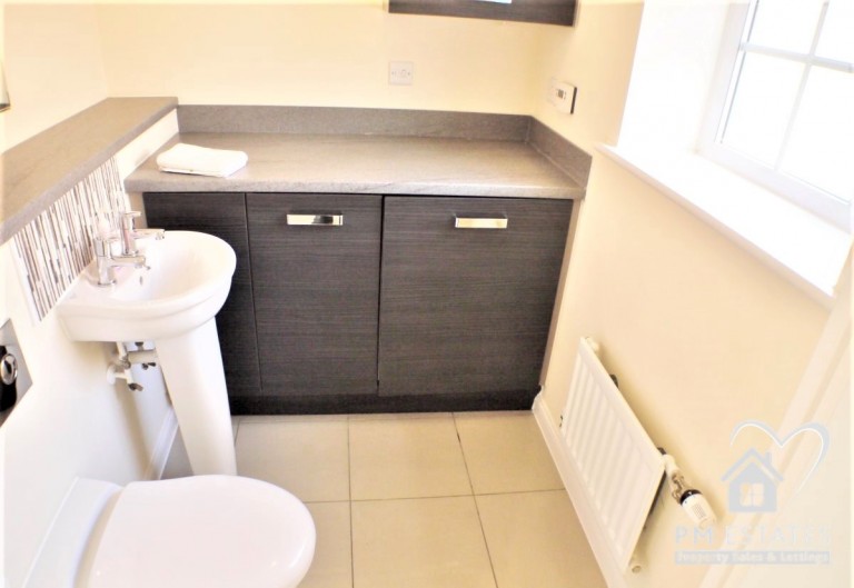 Images for Takeley, Bishop's Stortford EAID: BID:pmestates