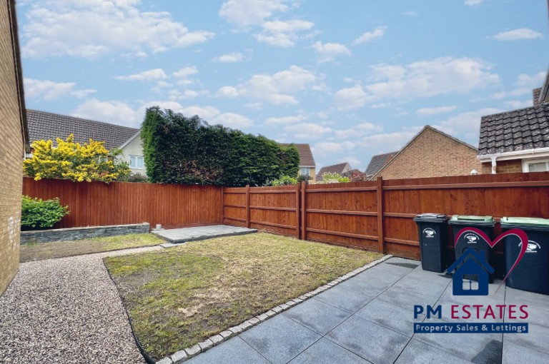 Images for Willow Road, Dunmow EAID: BID:pmestates
