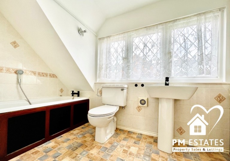 Images for Birchanger Lane, Bishop's Stortford EAID: BID:pmestates