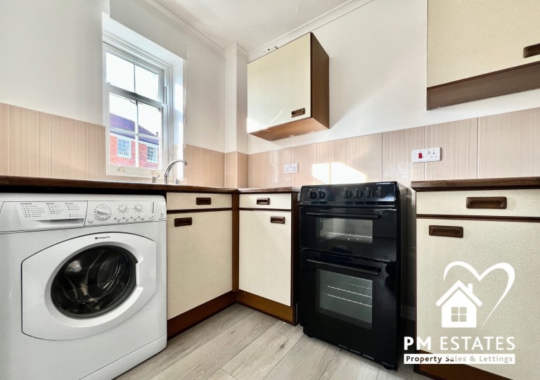 Images for Red Lion Court, Bishop's Stortford EAID: BID:pmestates